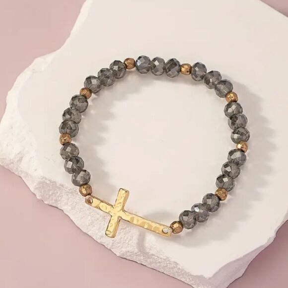 ✨🆕✨ BoHo Glass Beads Stretch Bracelet With Cross ✨ available in a few colors ✨ - Picture 8 of 13